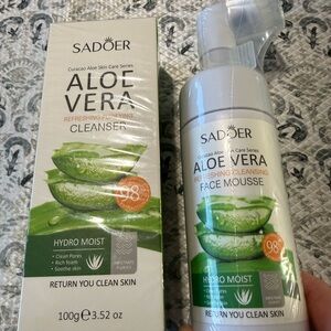 Sadoer Aloe Vera Refreshing Purifying Cleanser and Face Mousse - New and Sealed